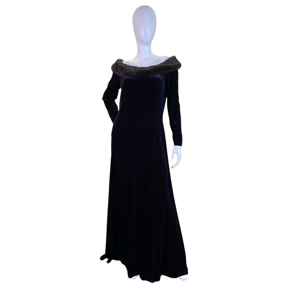 1990s Black Velvet Maxi Dress Faux Fur Off Shoulder Formal Gown Size 12